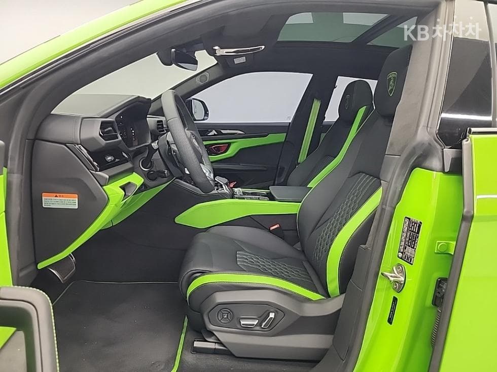 람보르기니 우르스 SE4.0 V8 - 11