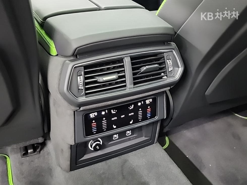 람보르기니 우르스 SE4.0 V8 - 13