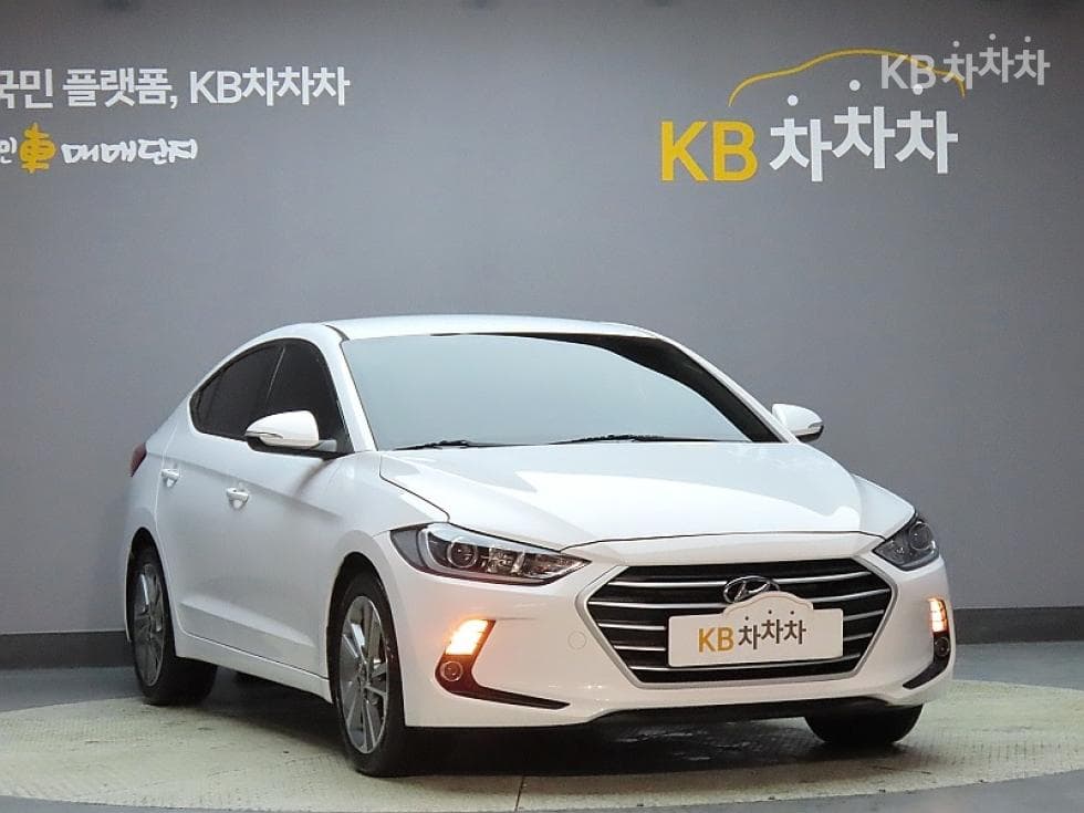 Hyundai Avante (Elantra)AD1.6 GDi Value Plus - 3