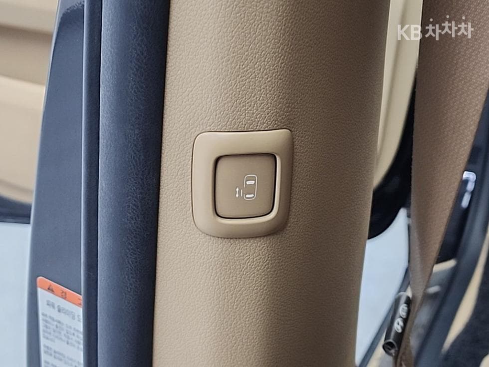 Kia The New (facelift) Carnival7-seater (Limousine) 2.2 Diesel Limousine President - 15