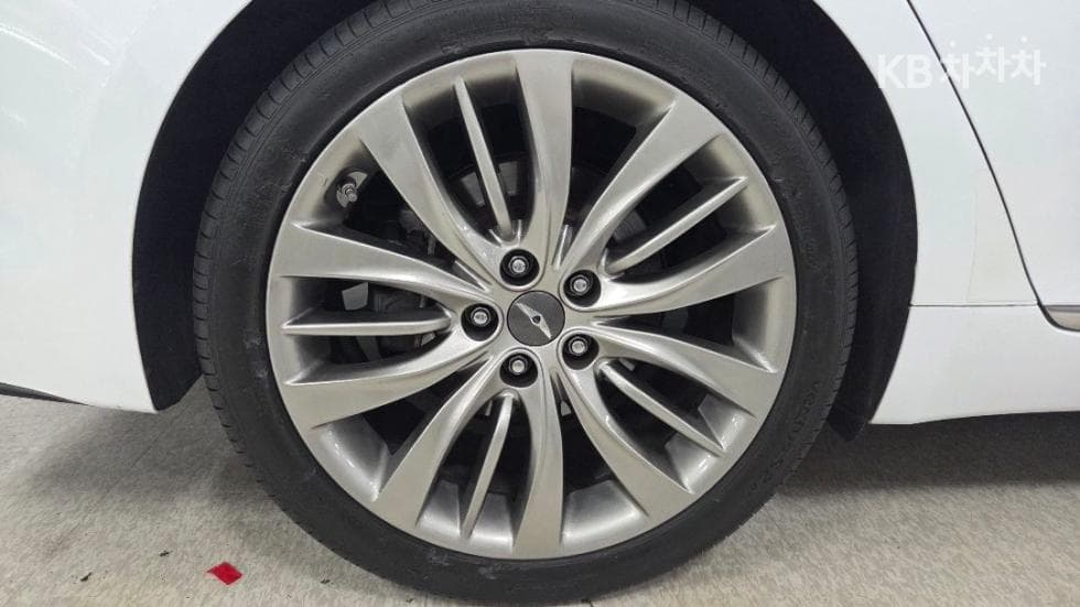 Hyundai GenesisDHG330 Premium - 20