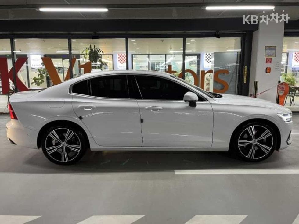 Volvo S60 3-토 поколение2.0 B5 Inscription - 3