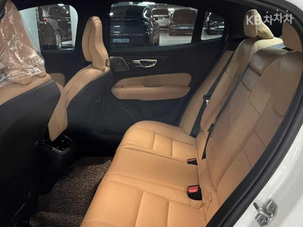 Volvo S60 3-토 поколение2.0 B5 Inscription - 6