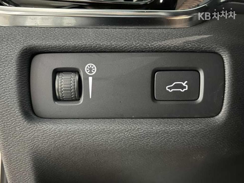 Volvo S60 3-토 поколение2.0 B5 Inscription - 13