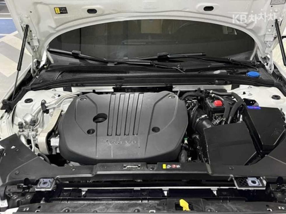 Volvo S60 3-토 поколение2.0 B5 Inscription - 19