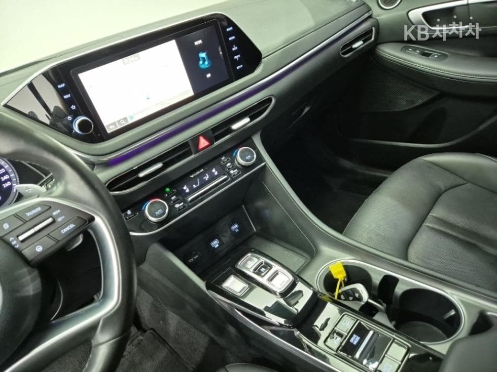 Hyundai Sonata (DN8)2.0 Premium Plus - 10