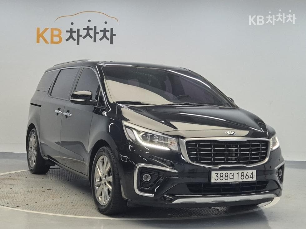 Kia The New (facelift) Carnival9-seater 2.2 Diesel Prestige - 4