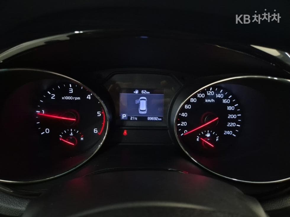 Kia The New (facelift) Carnival9-seater 2.2 Diesel Prestige - 6