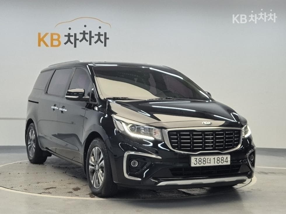 Kia The New (facelift) Carnival9-seater 2.2 Diesel Luxury - 4