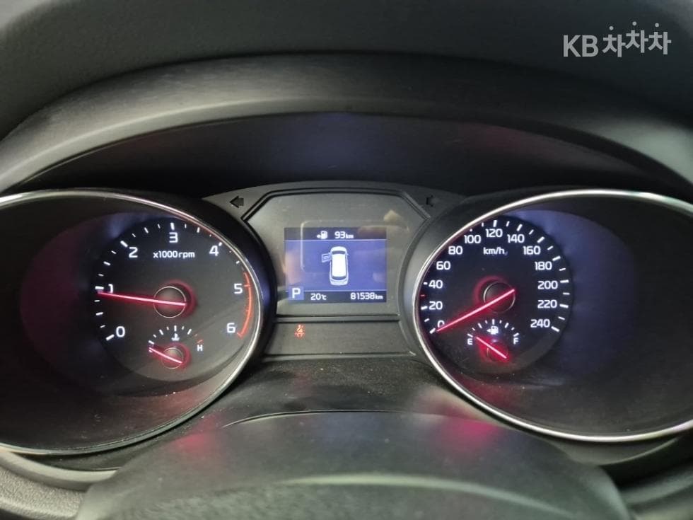Kia The New (facelift) Carnival9-seater 2.2 Diesel Luxury - 6