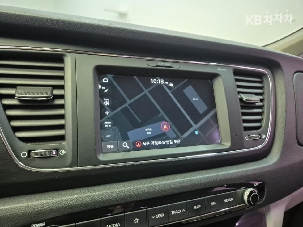 Kia The New (facelift) Carnival9-seater 2.2 Diesel Luxury - 13