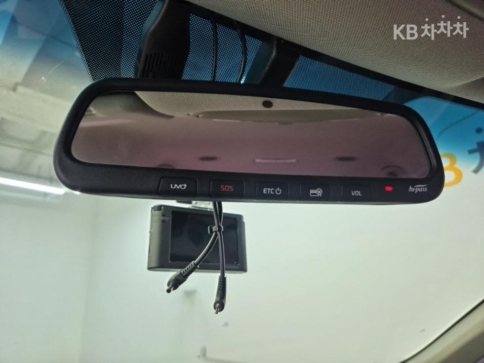 Kia The New (facelift) Carnival9-seater 2.2 Diesel Luxury - 16