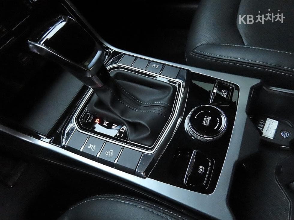 KG Mobility 뷰티플 코란도1.5 GDi Turbo 2WD C7 - 9