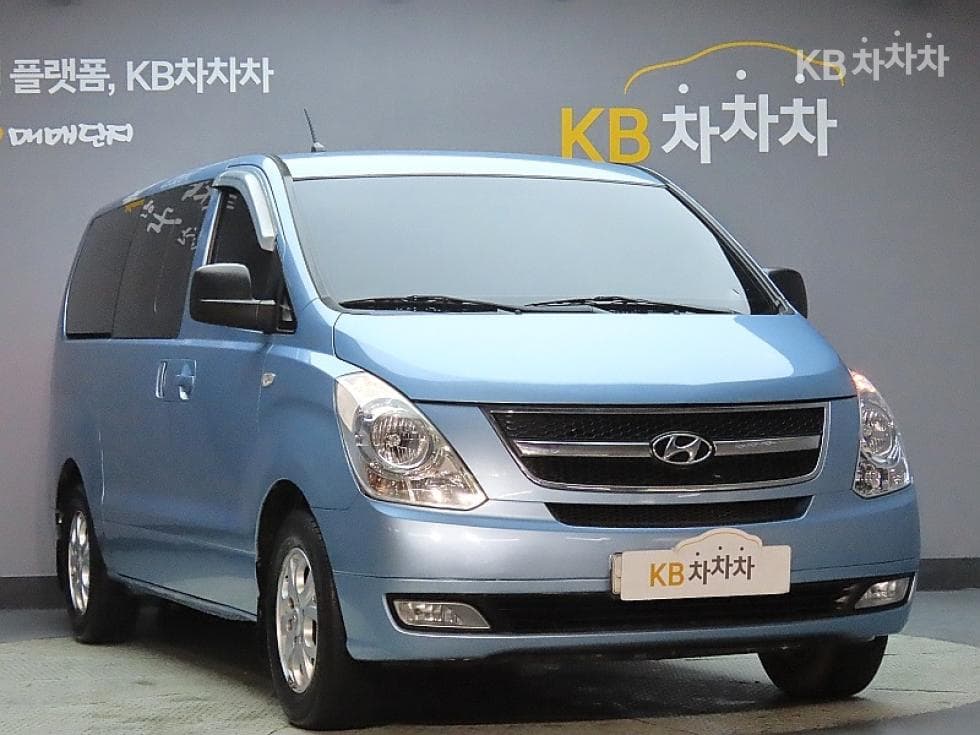 Hyundai Grand Starex5-seater Van CVX Premium - 3