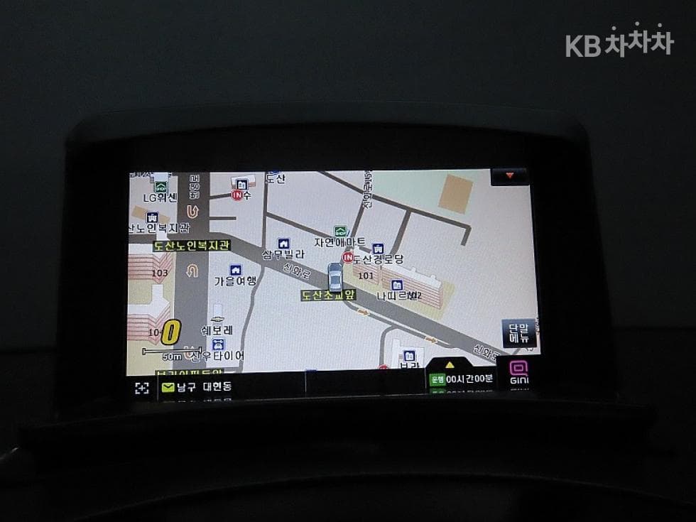 Hyundai Grand Starex5-seater Van CVX Premium - 14