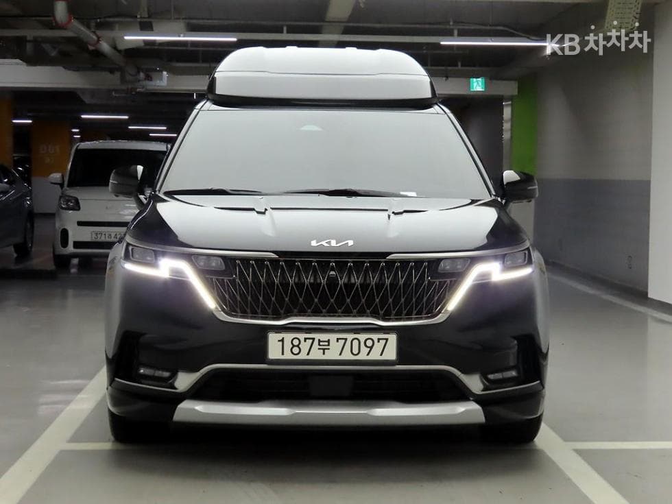 Kia Carnival 4th generation High Limousine (Carnival) G3.5 GDI 7-seater (Limousine) Signature - Image 1