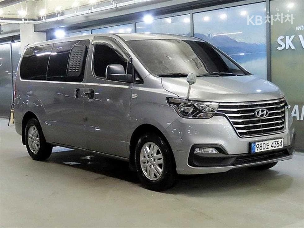 Хюндай The New (фейслифт) 그랜드 Star렉스 Ван 5-местен Modern - Image 1