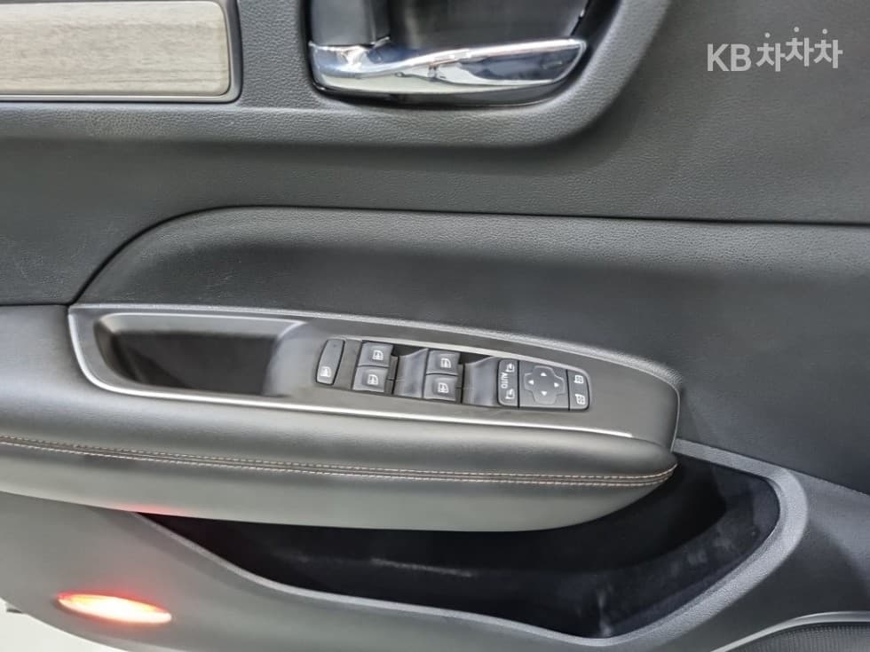 Рено Корея Нов QM62.0 LPe 2WD PREMIERE - 18