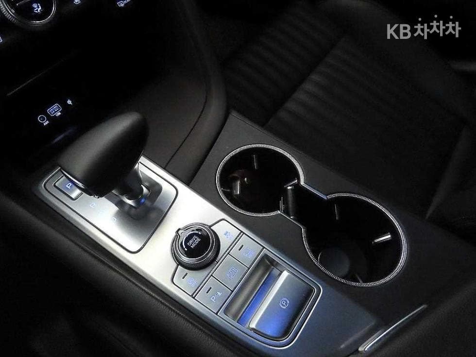 Genesis G702.0T AWD Elite - 12