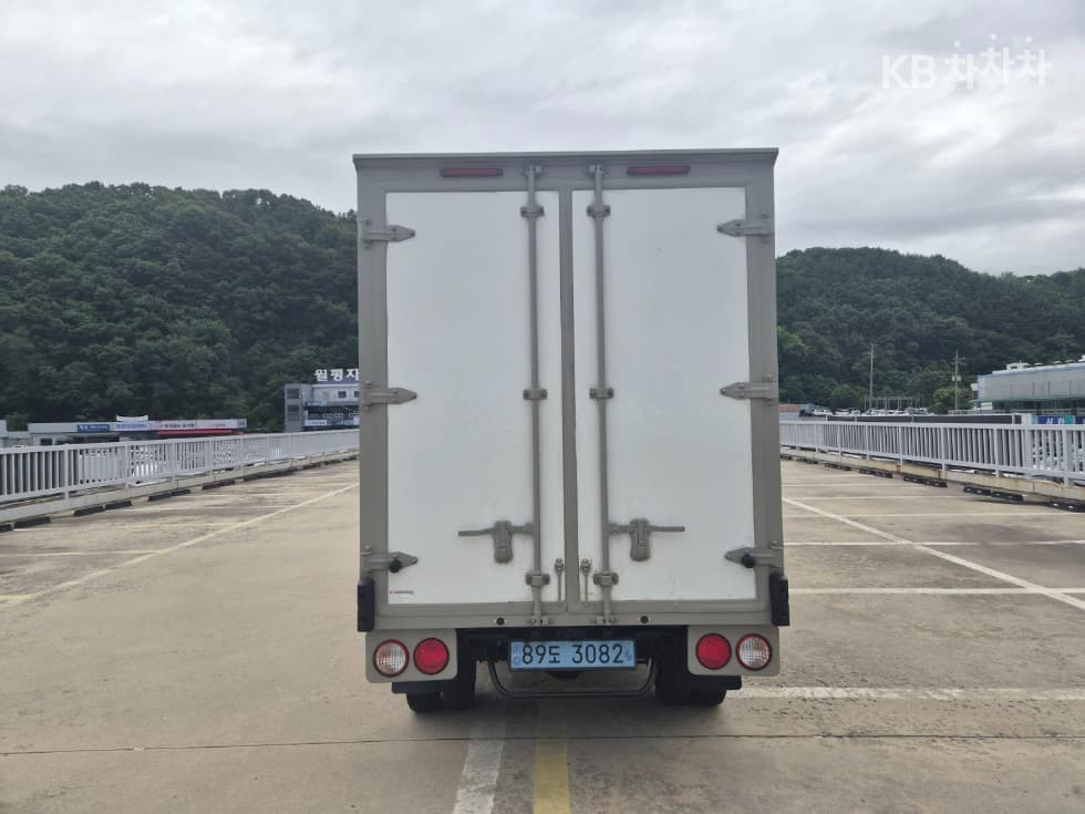 Kia The New (facelift) Bongo 3 (light truck) EVBox Truck 1 Ton Plus형 King Cab Extra Long Standard - 9