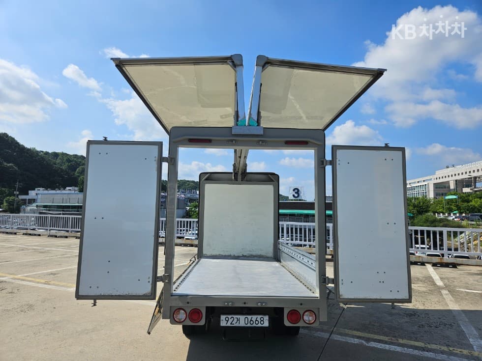 Kia Bongo 3 (light truck)1.2Ton Wing Body Extra Long 전동모터식 표준캡 Prestige - 2