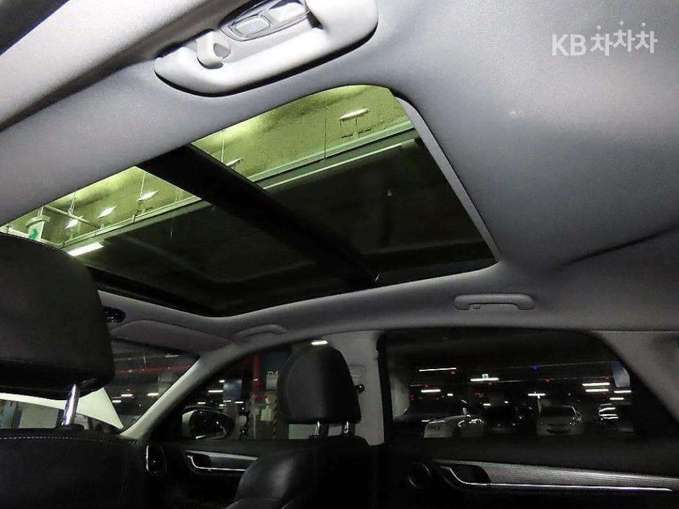 Hyundai Grandeur (Azera)IGDisabled-accessible 3.0 LPi Exclusive Special (special feature/edition) - 16