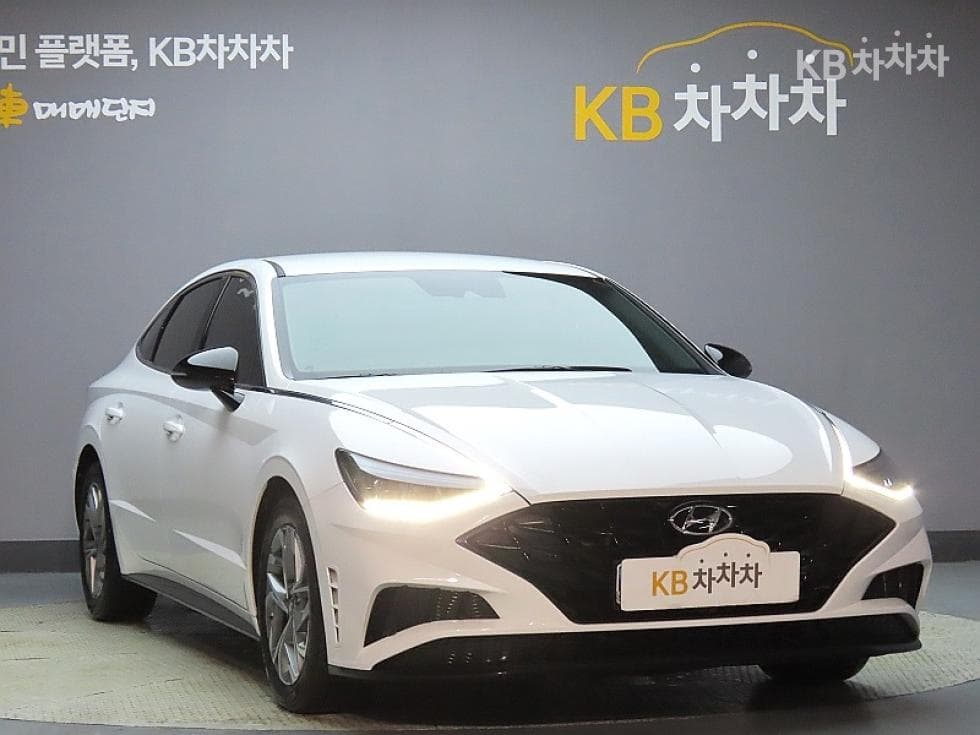 Hyundai Sonata (DN8)1.6 T Premium 패밀리 - 3