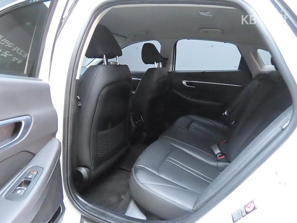 Hyundai Sonata (DN8)1.6 T Premium 패밀리 - 11