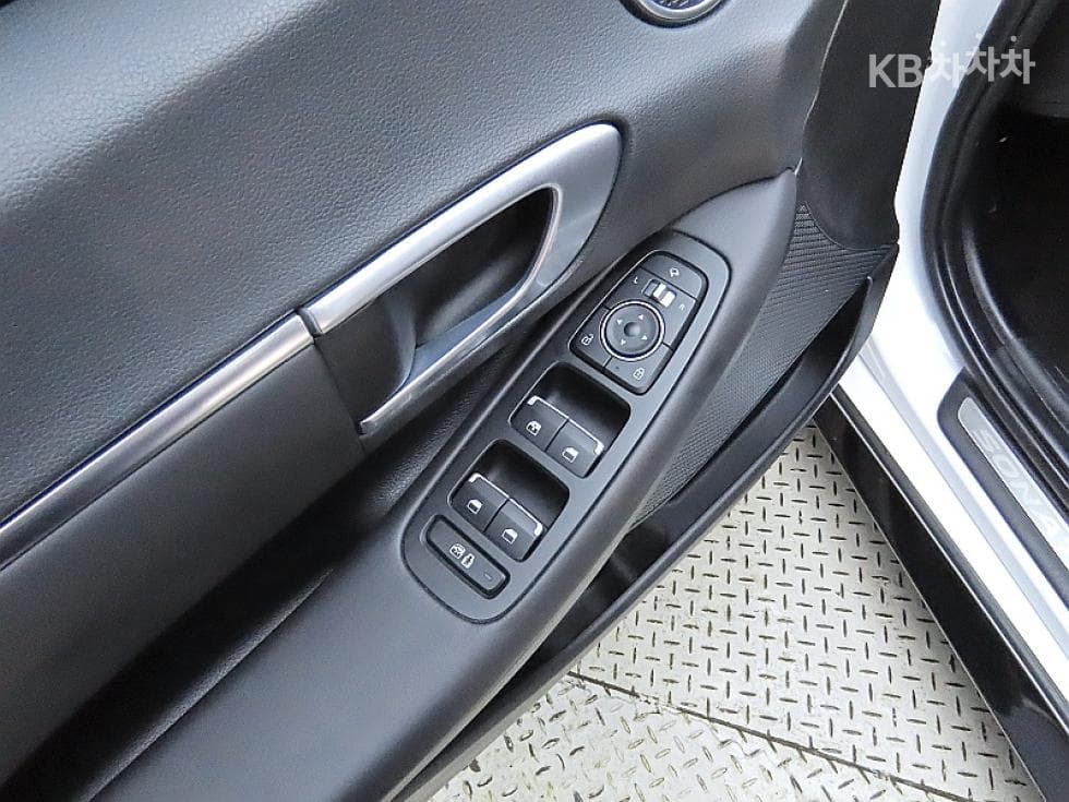 Hyundai Sonata (DN8)1.6 T Premium 패밀리 - 13