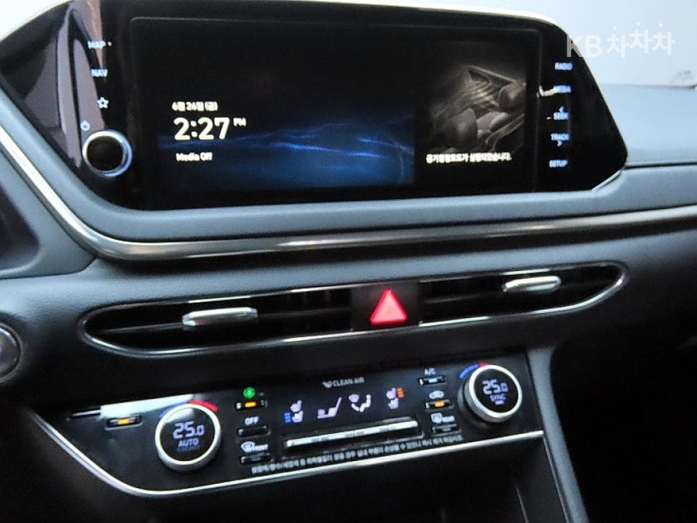 Hyundai Sonata (DN8)1.6 T Premium 패밀리 - 16