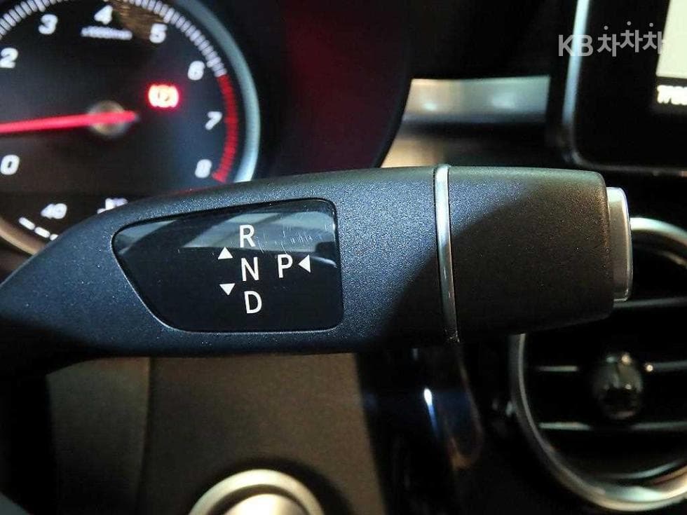 Mercedes-Benz The New (фейслифт) C-КласC200 W205 - 12