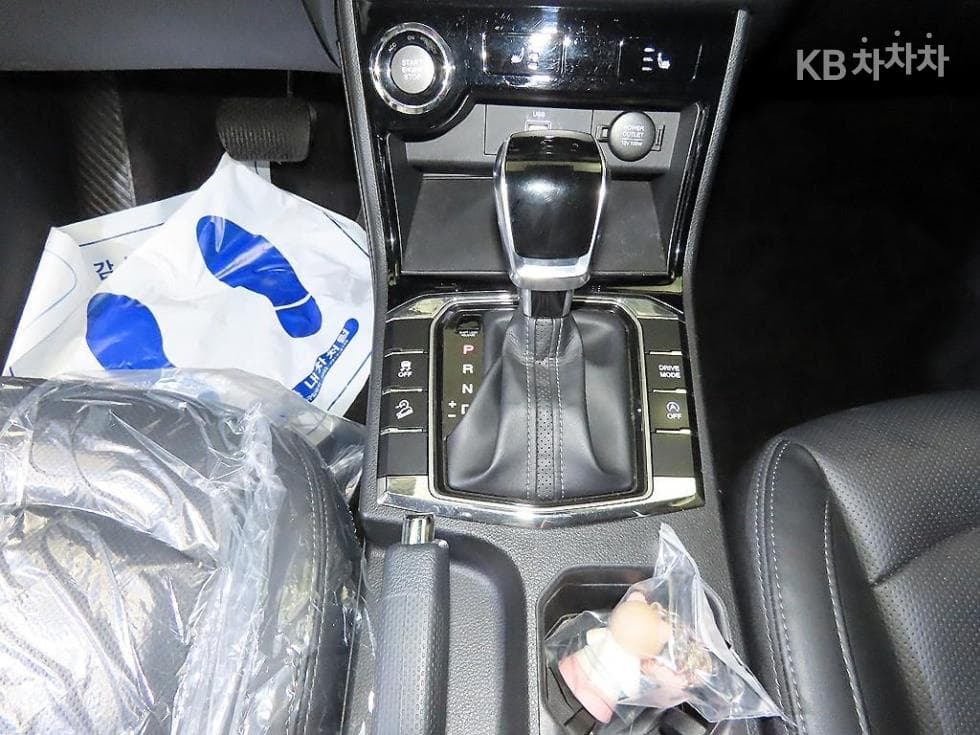 КейДжи Мобилити 뷰티플 코란도1.6 Дизел 2WD C5 - 12