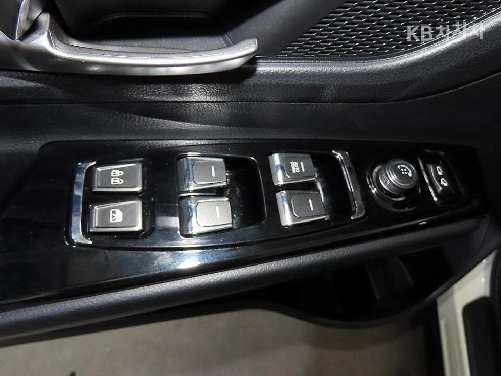 КейДжи Мобилити 뷰티플 코란도1.6 Дизел 2WD C5 - 13