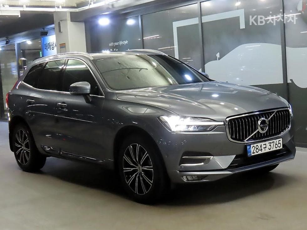Volvo XC60 Второ поколение B5 Inscription - Image 1