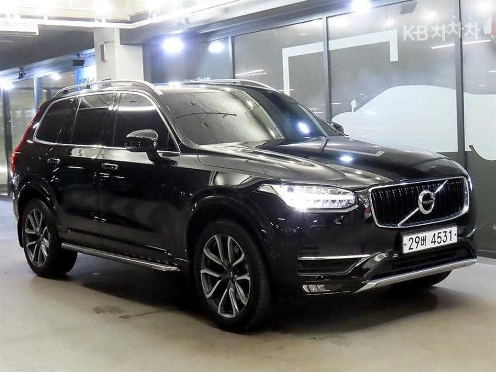 Volvo All New XC90 D5 Momentum - Image 1
