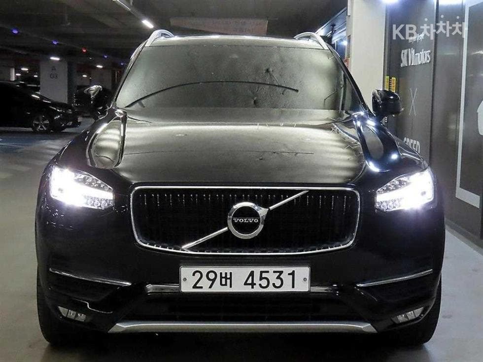 Volvo All New XC90D5 Momentum - 2