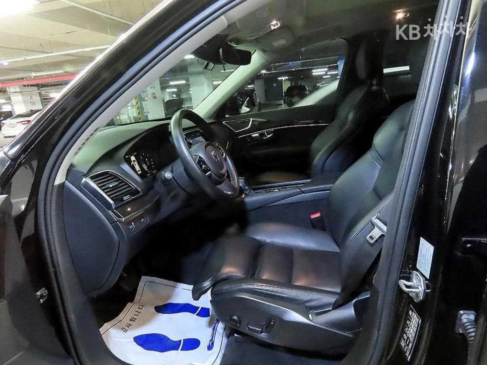 Volvo All New XC90D5 Momentum - 6