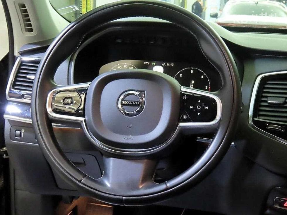 Volvo All New XC90D5 Momentum - 8