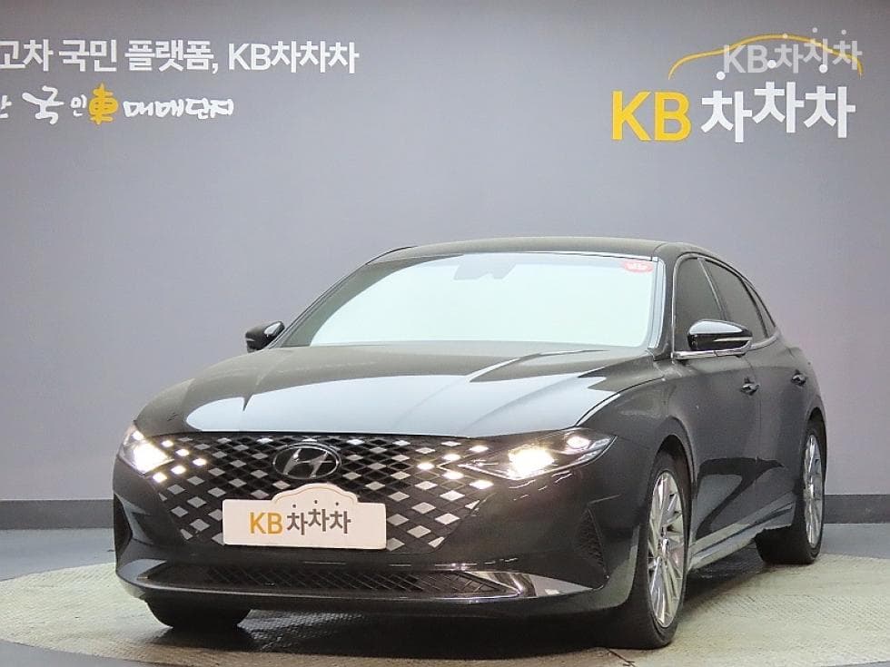 Hyundai The New (facelift) Grandeur (Azera) 2.5 Le Blanc - Image 1