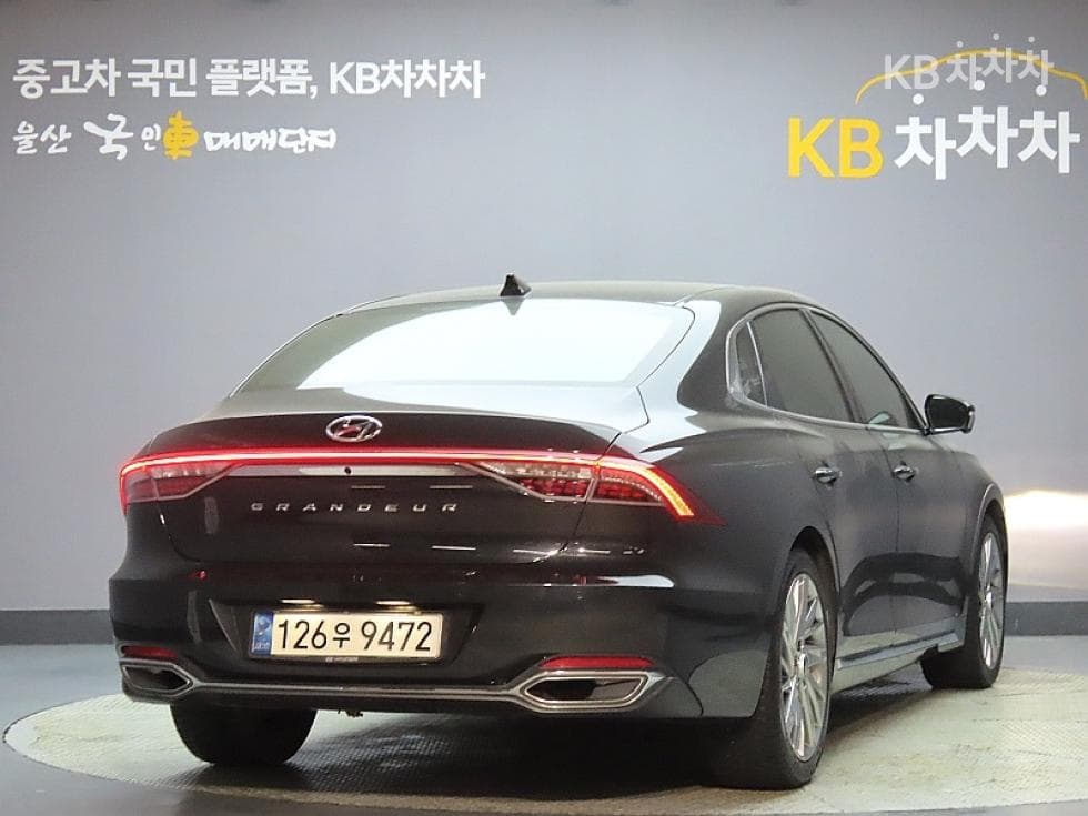 Hyundai The New (facelift) Grandeur (Azera)2.5 Le Blanc - 2