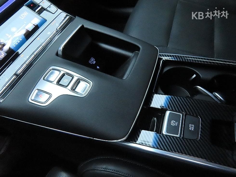 Hyundai The New (facelift) Grandeur (Azera)2.5 Le Blanc - 9