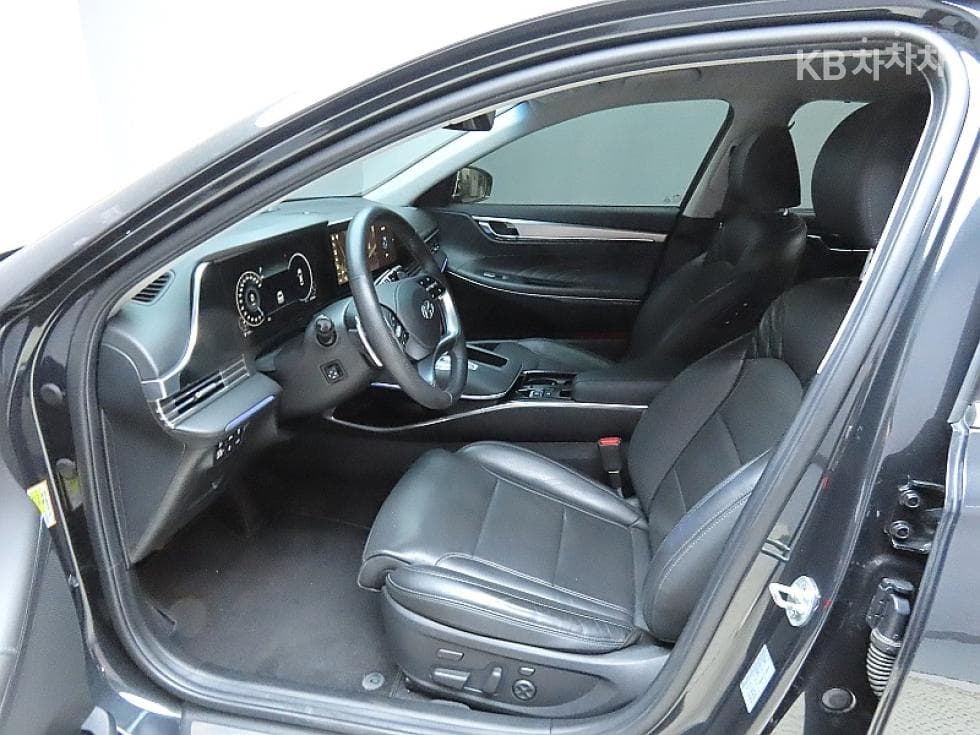Hyundai The New (facelift) Grandeur (Azera)2.5 Le Blanc - 10