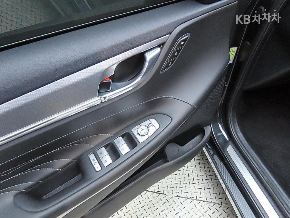 Hyundai The New (facelift) Grandeur (Azera)2.5 Le Blanc - 13