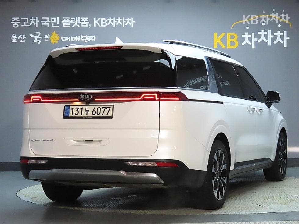 Kia Carnival 4th generationG3.5 GDI 9-seater Signature - 2