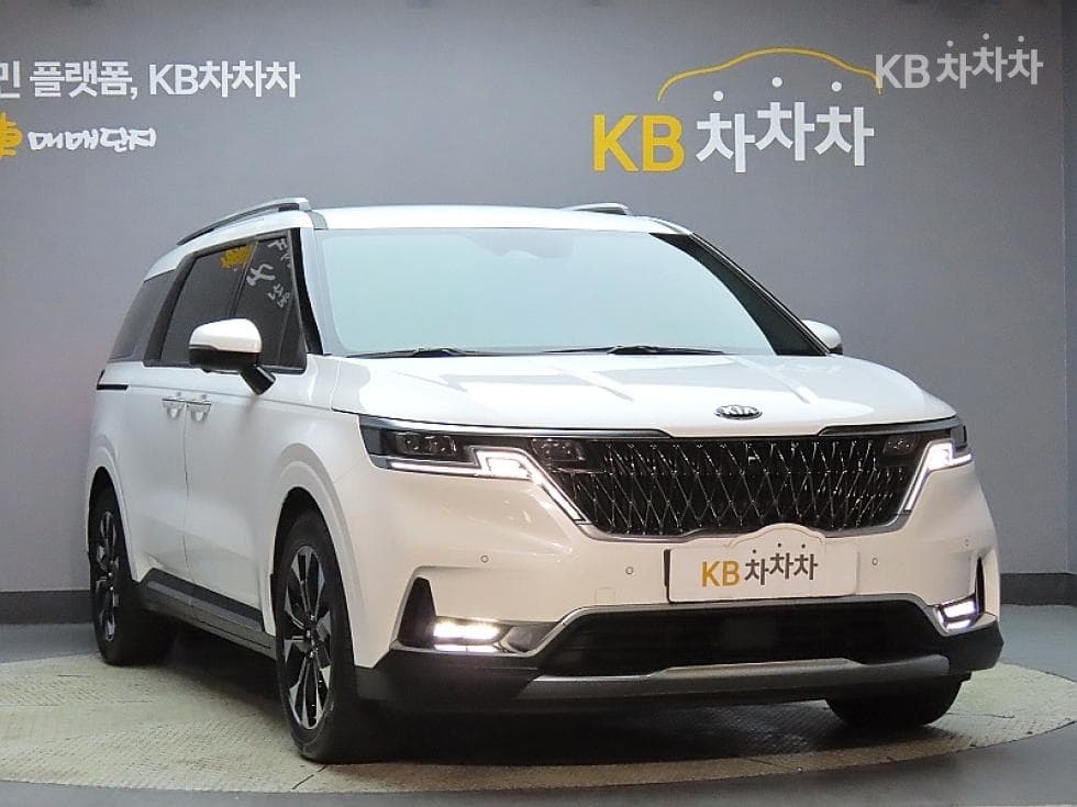 Kia Carnival 4th generationG3.5 GDI 9-seater Signature - 3