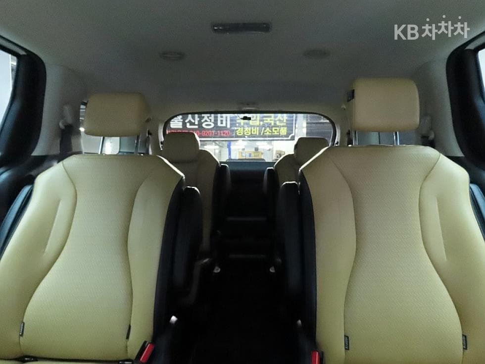Kia Carnival 4th generationG3.5 GDI 9-seater Signature - 12