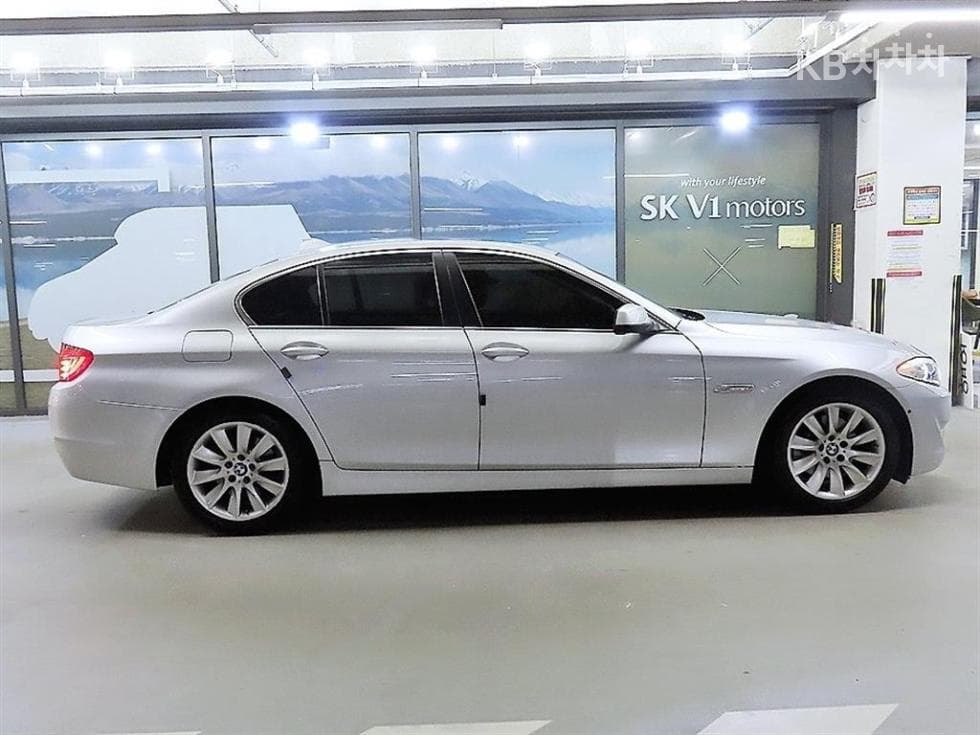 BMW New5 Series528i F10 - 3