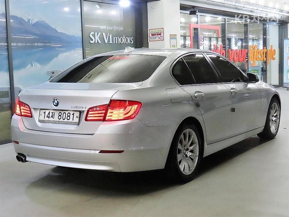 BMW New5 Series528i F10 - 4