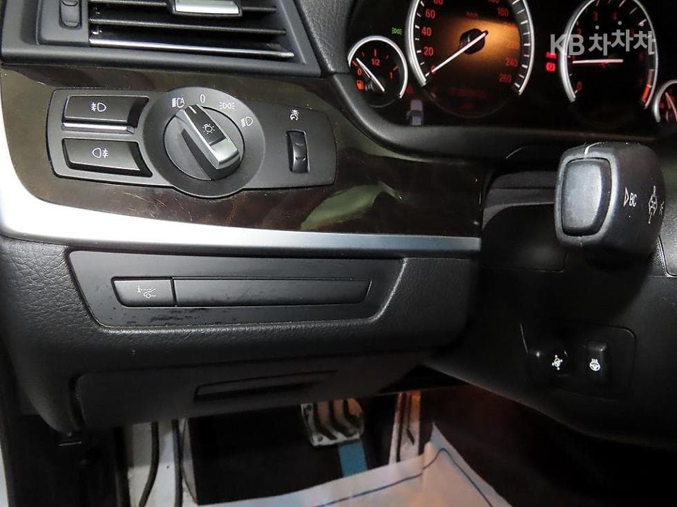 BMW New5 Series528i F10 - 13