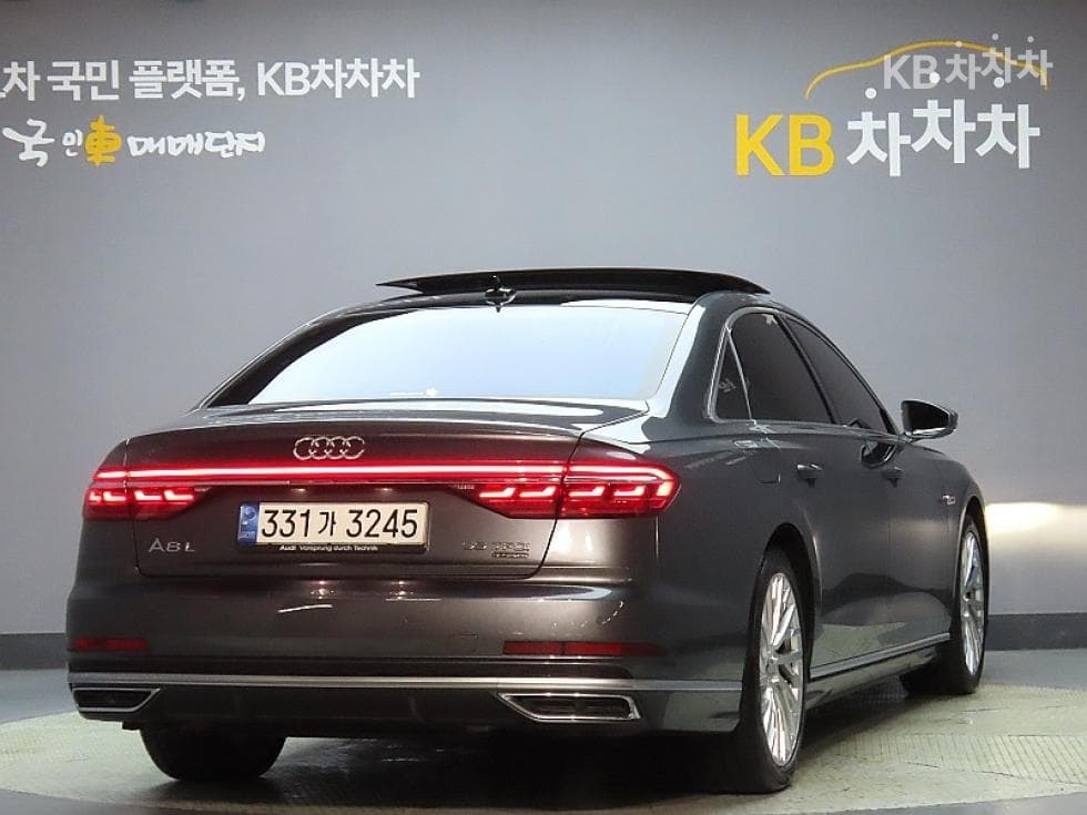 Ауди A8 (D5)55 TFSI Quattro LWB - 2